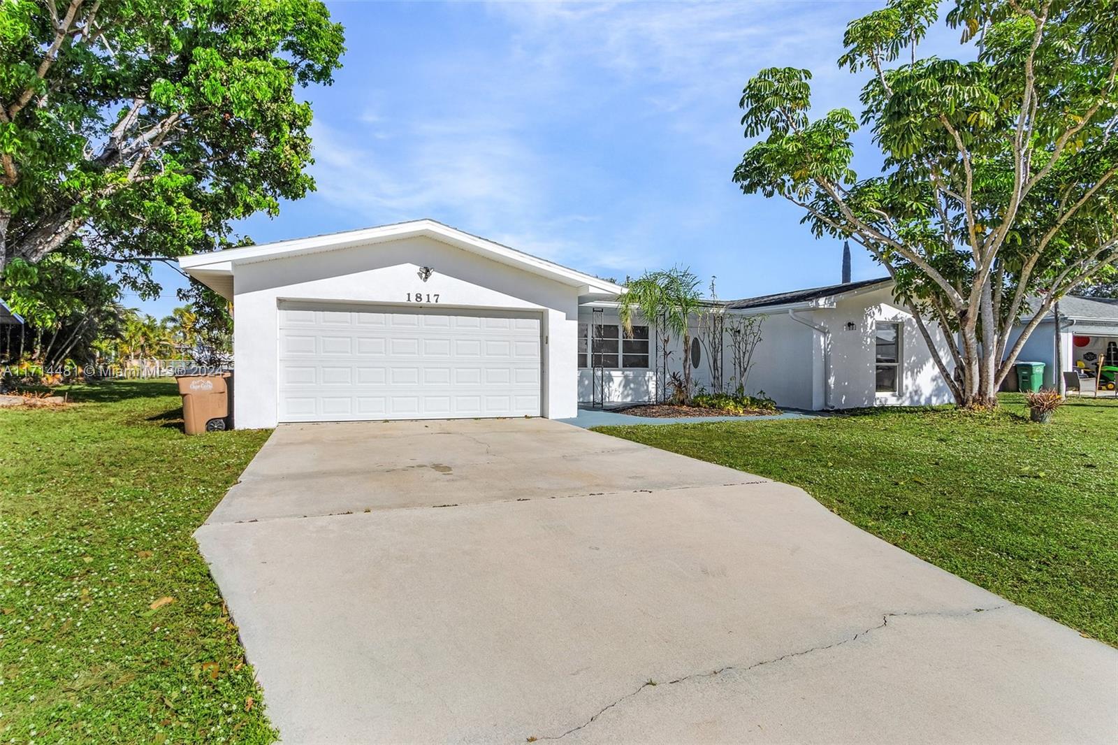 1817 Coral Point Dr, Cape Coral, Florida image 2