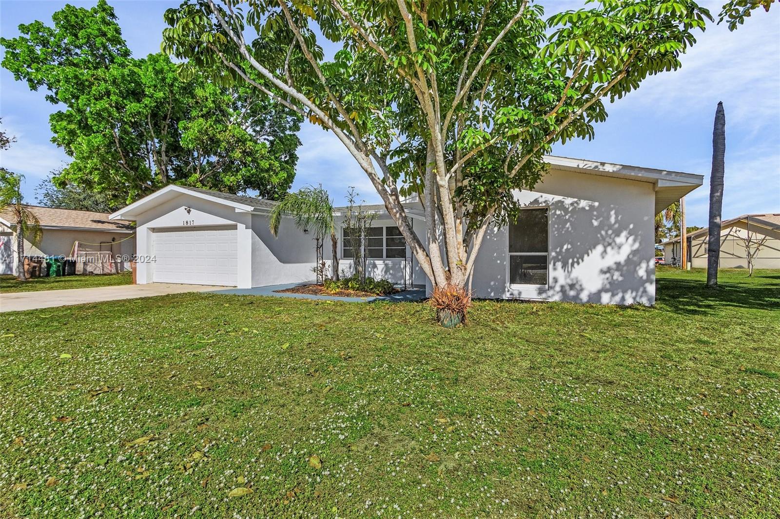 1817 Coral Point Dr, Cape Coral, Florida image 3