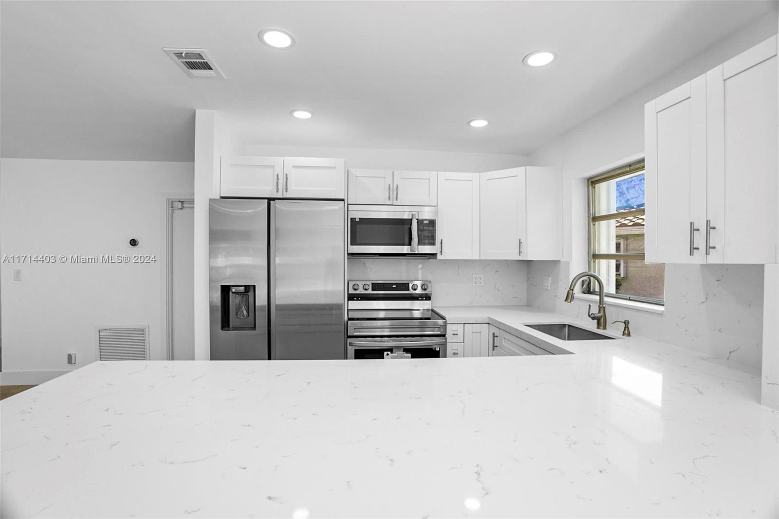 1762 Riverwood Ln, Coral Springs, Florida image 11