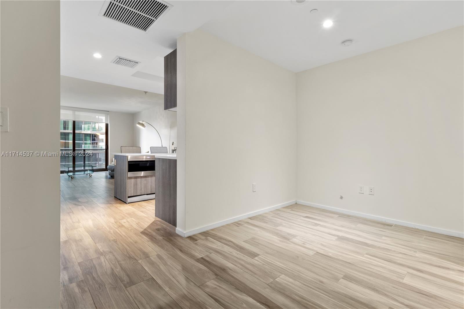801 S Miami Ave #2206, Miami FL 33130