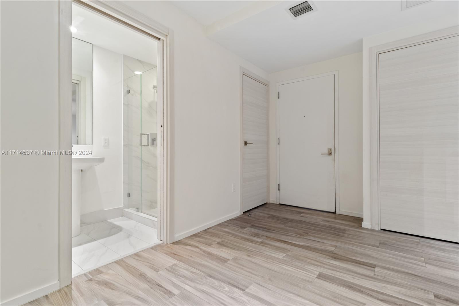 801 S Miami Ave #2206, Miami FL 33130