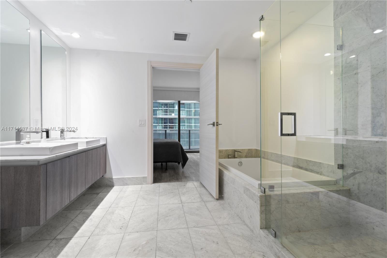 801 S Miami Ave #2206, Miami FL 33130