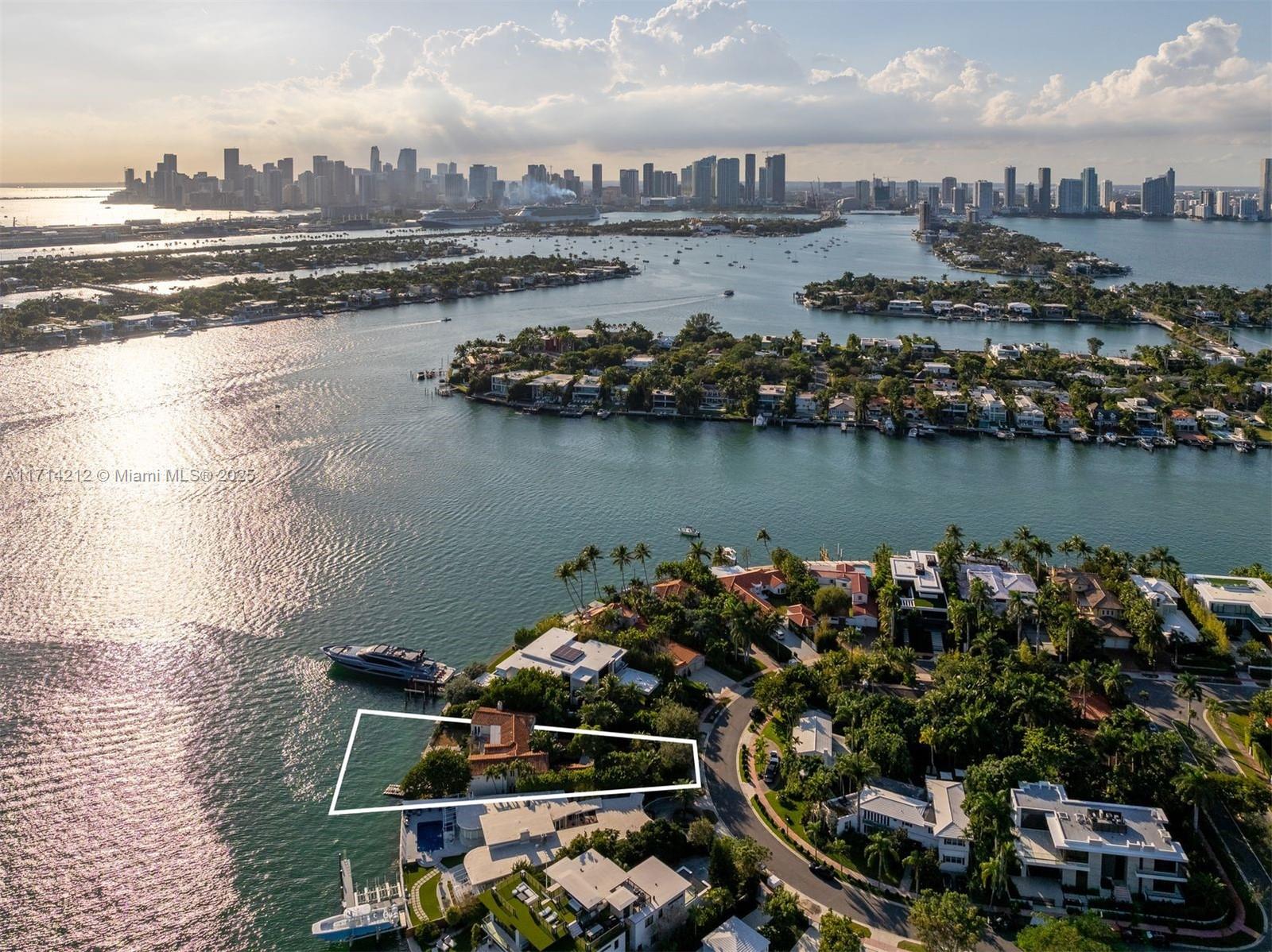 11 E Rivo Alto Dr  For Sale A11714212, FL