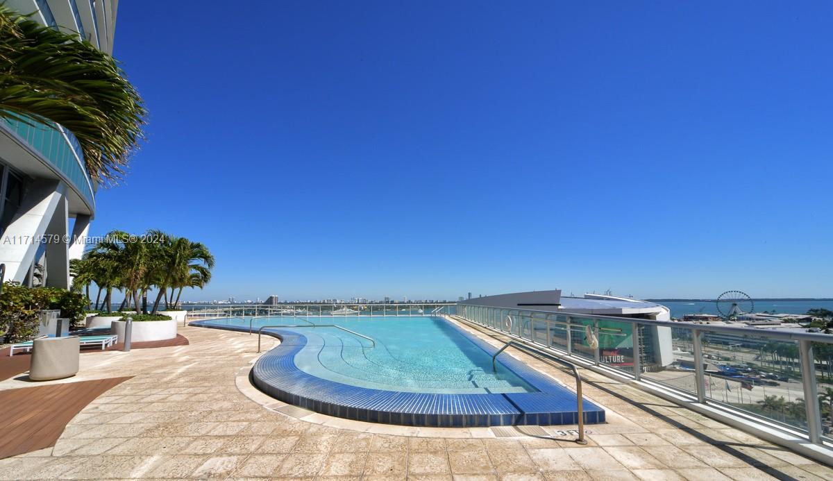 Listing Photo 11