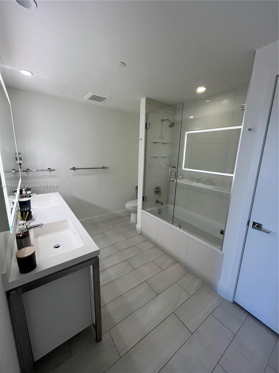 2000 Metropica Way #2102, Sunrise, Florida image 28