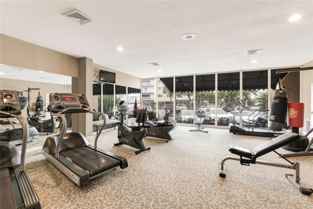 100 Golden Isles Dr #814, Hallandale Beach, Florida image 31