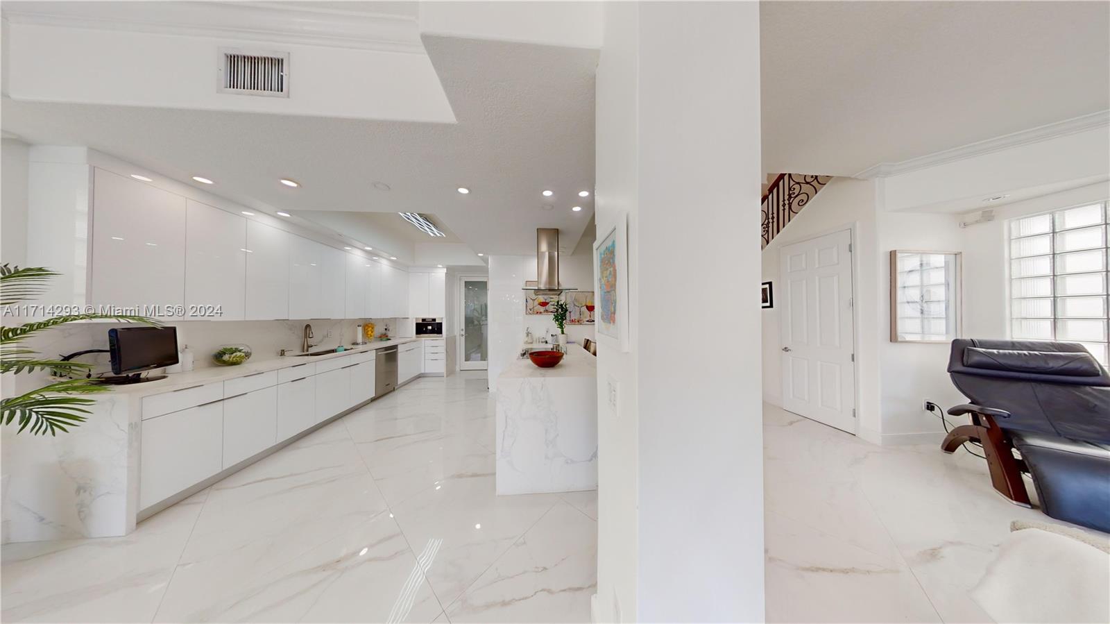 20870 NE 32nd Ave, Aventura, Florida image 3