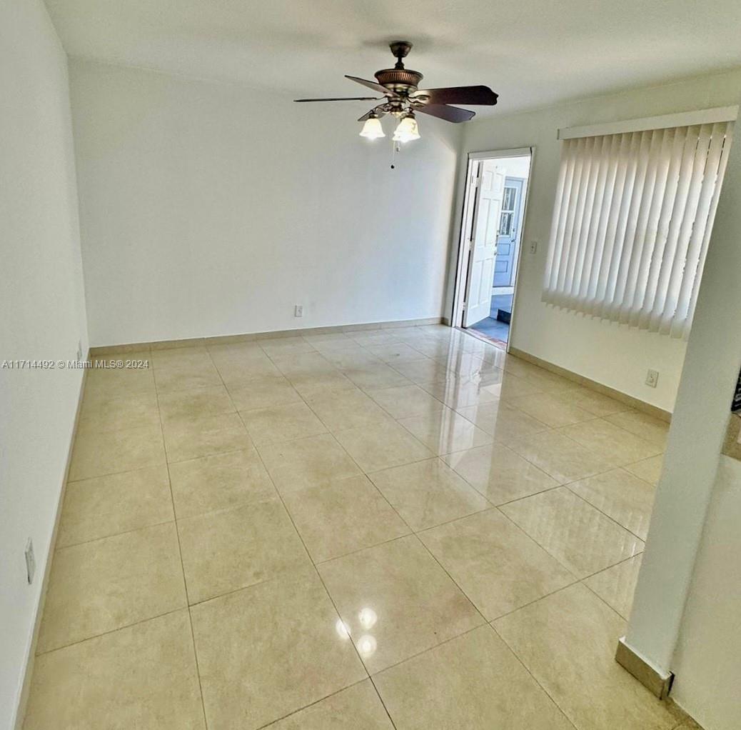 30 SE 4th Ave #116, Hallandale Beach, Florida image 1