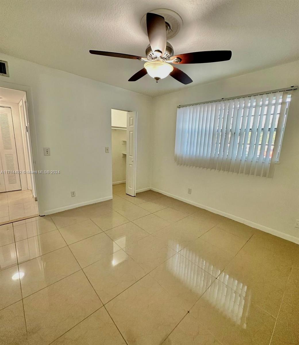 30 SE 4th Ave #116, Hallandale Beach, Florida image 5