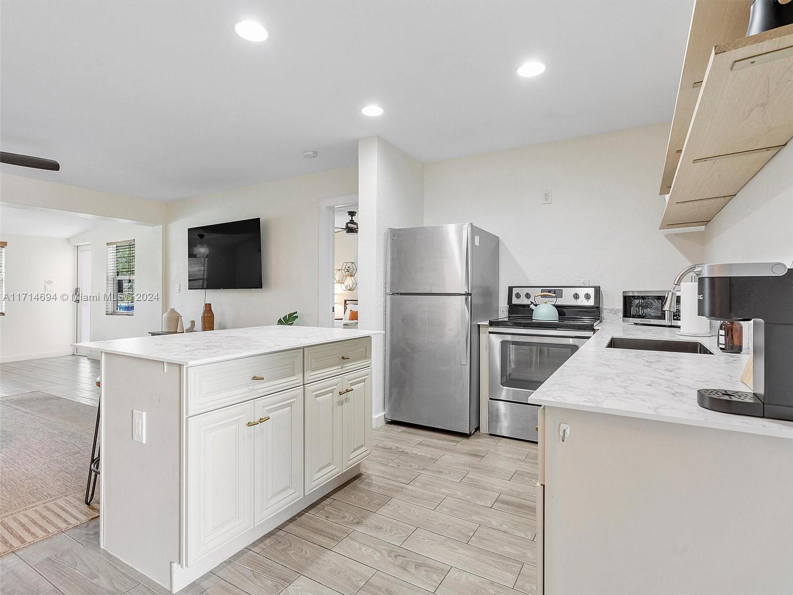 300 SW 23rd St, Fort Lauderdale, Florida image 22
