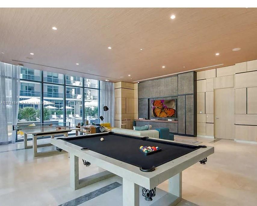 55 SW 9th St #2609, Miami FL 33130