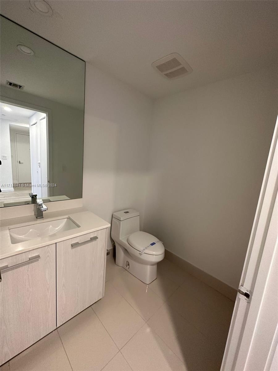 55 SW 9th St #2609, Miami FL 33130