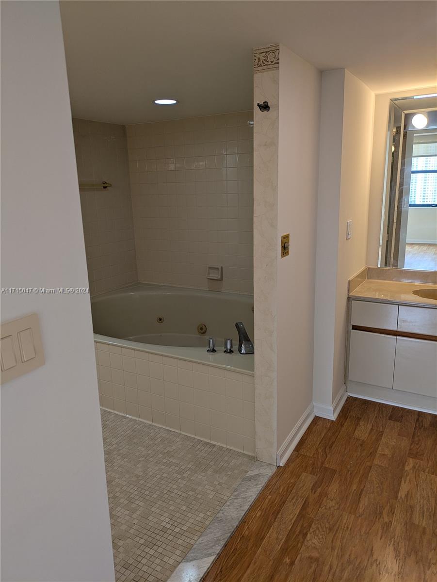 300 Three Islands Blvd #516, Hallandale Beach, Florida image 25