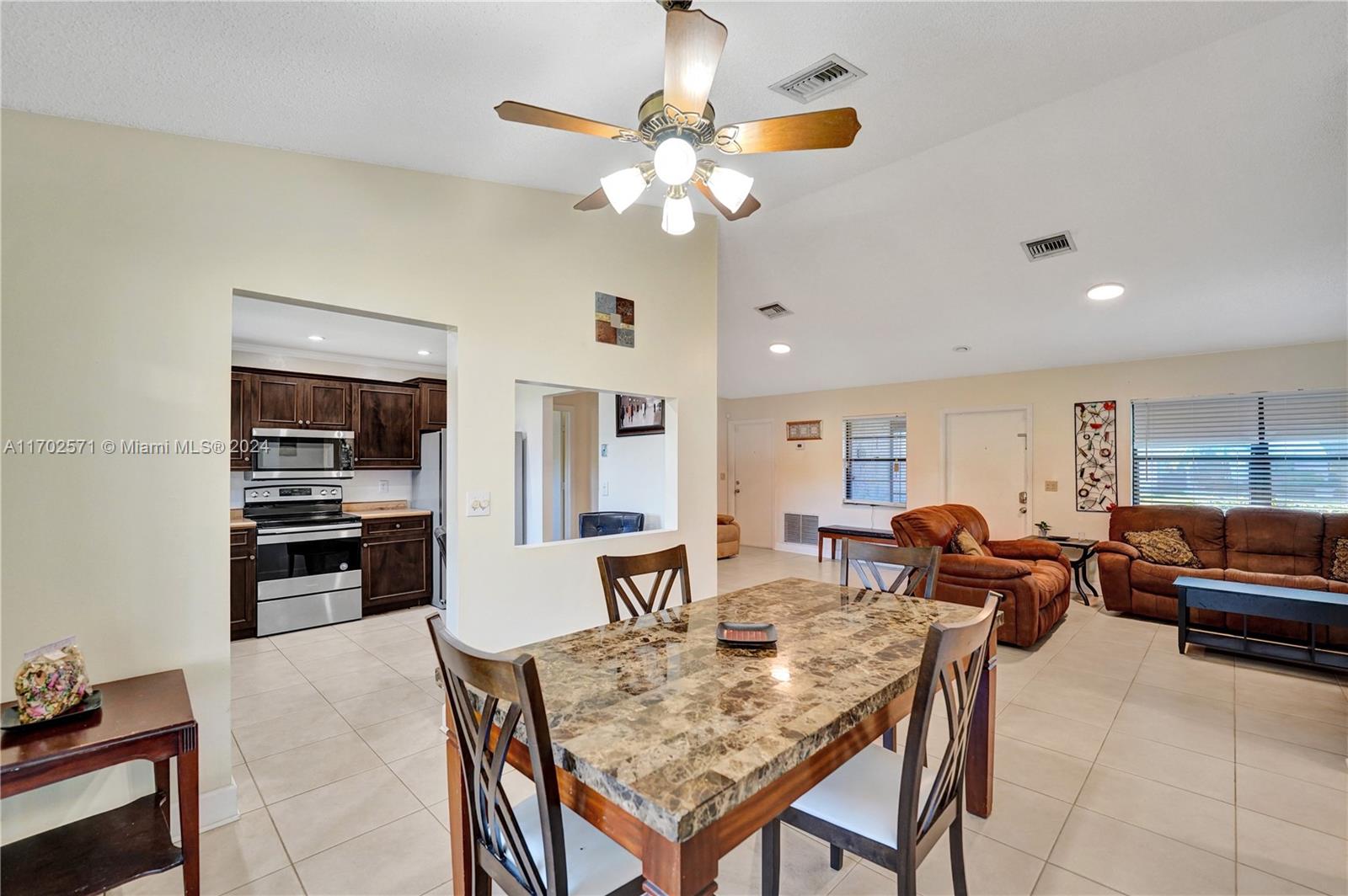 9227 NW 48th St, Sunrise, Florida image 15