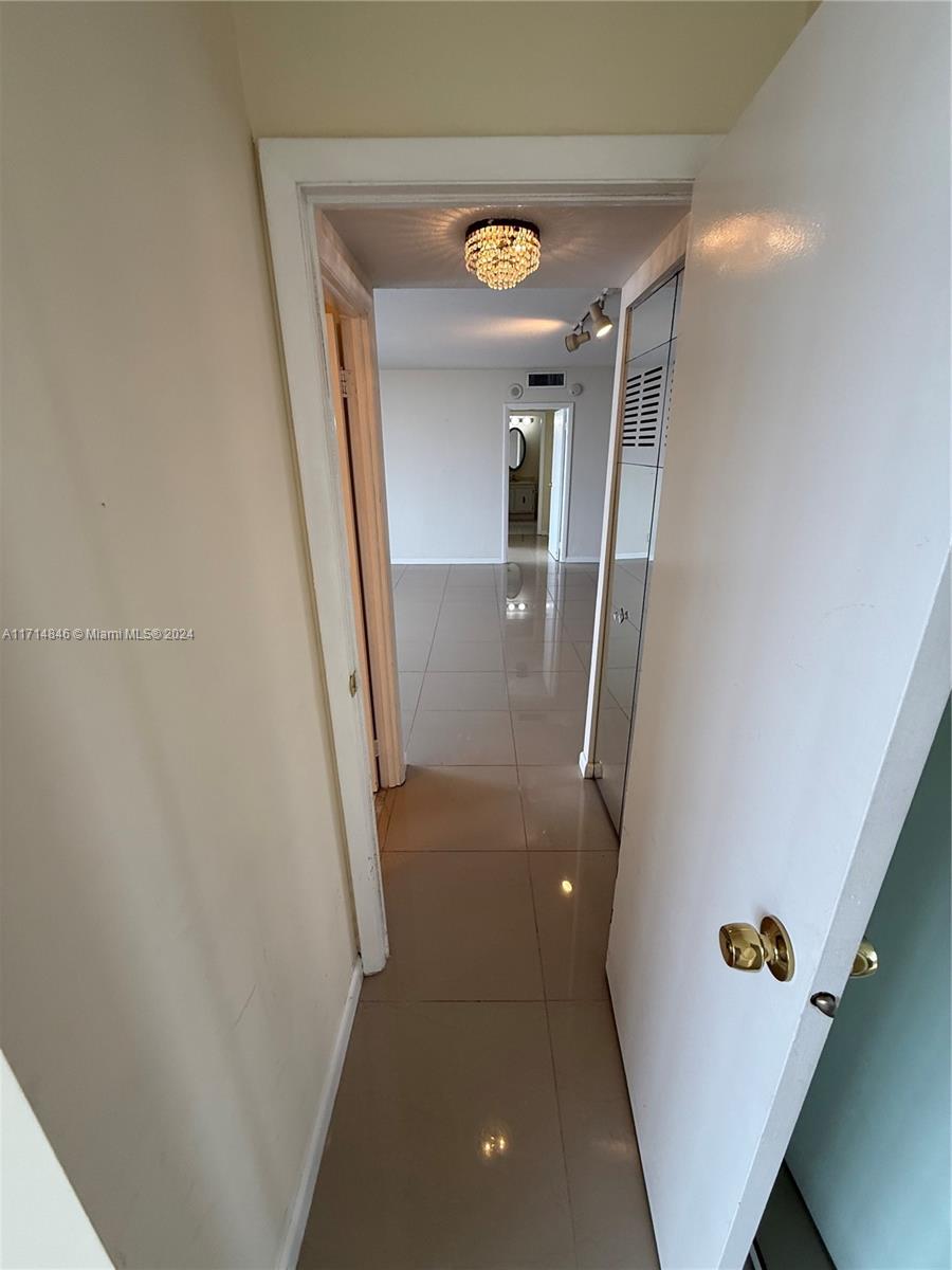 600 Three Islands Blvd #1105, Hallandale Beach, Florida image 23