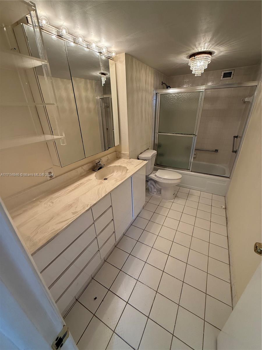 600 Three Islands Blvd #1105, Hallandale Beach, Florida image 25