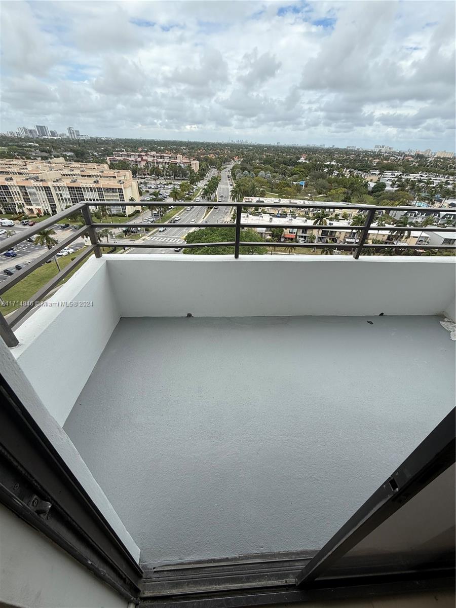 600 Three Islands Blvd #1105, Hallandale Beach, Florida image 27