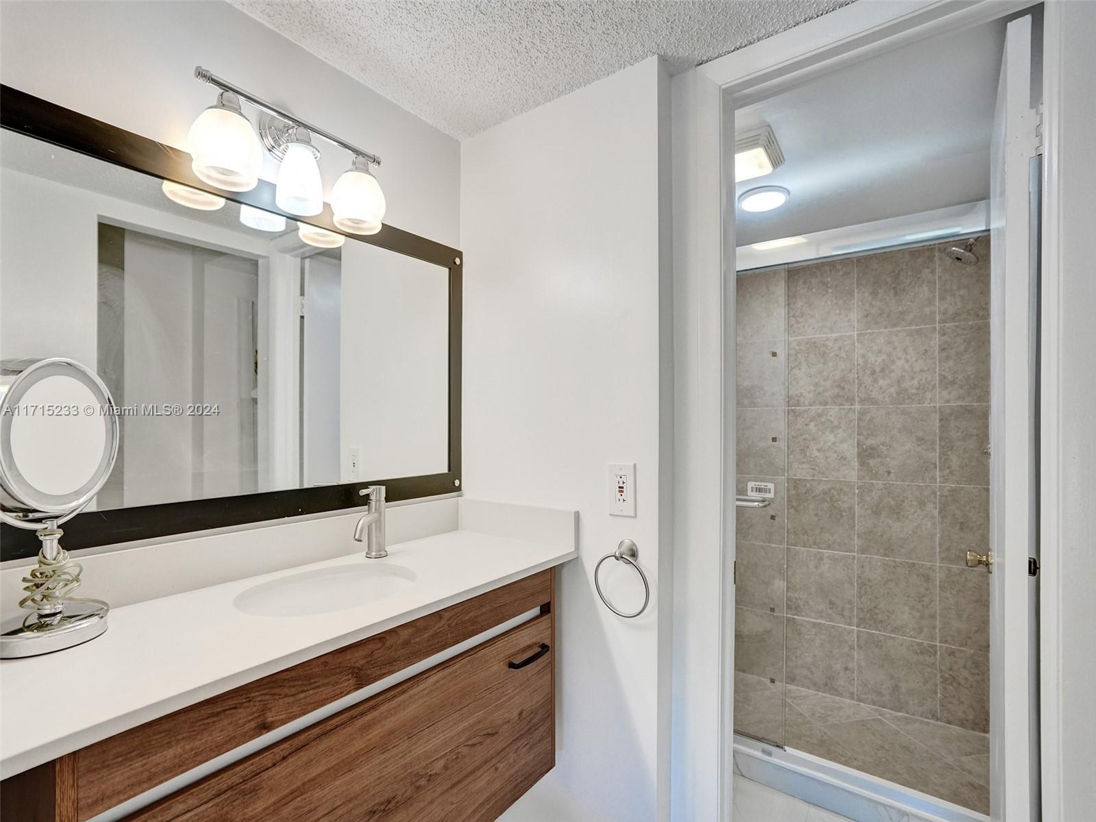 6075 N Sabal Palm Blvd #212, Tamarac, Florida image 11
