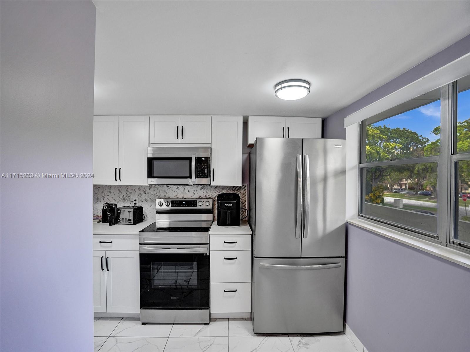 6075 N Sabal Palm Blvd #212, Tamarac, Florida image 3