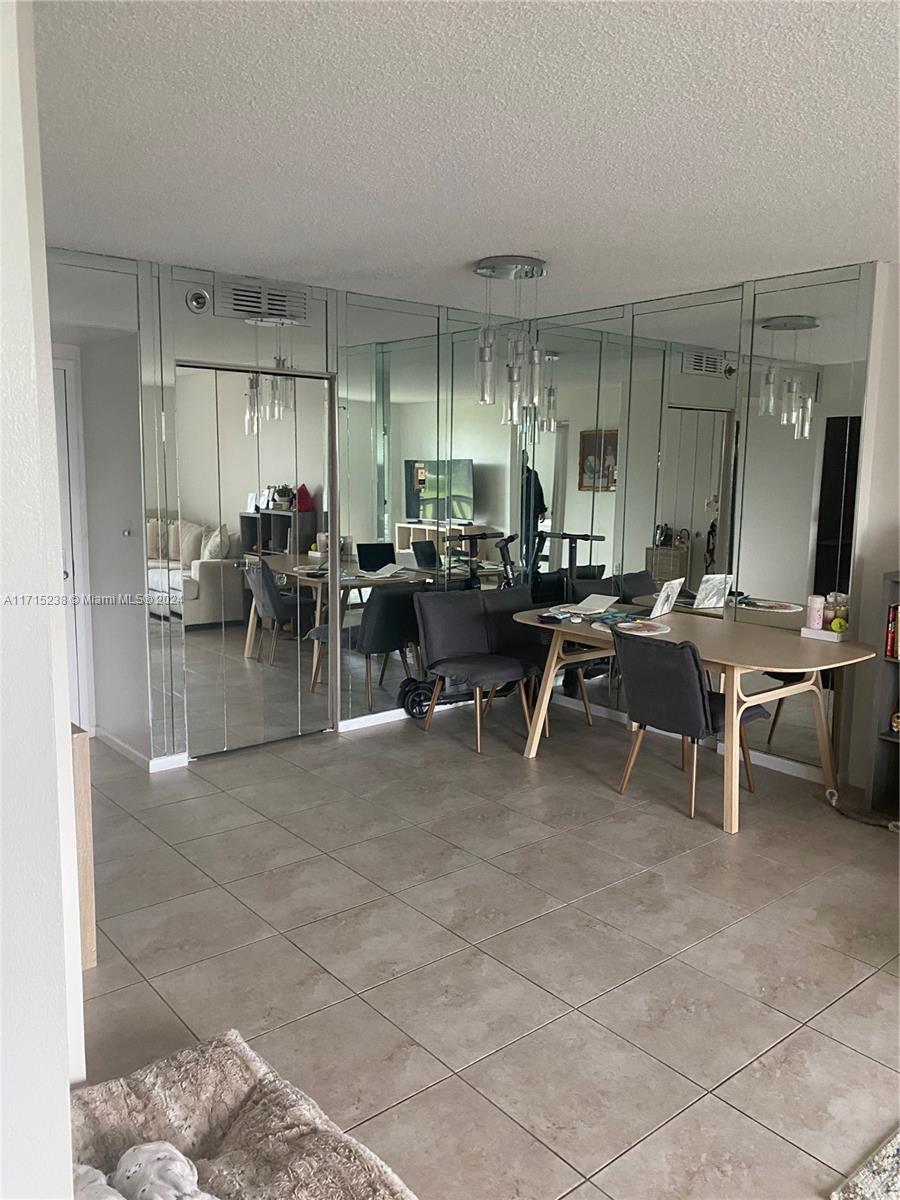 919 Hillcrest Dr #208, Hollywood, Florida image 6