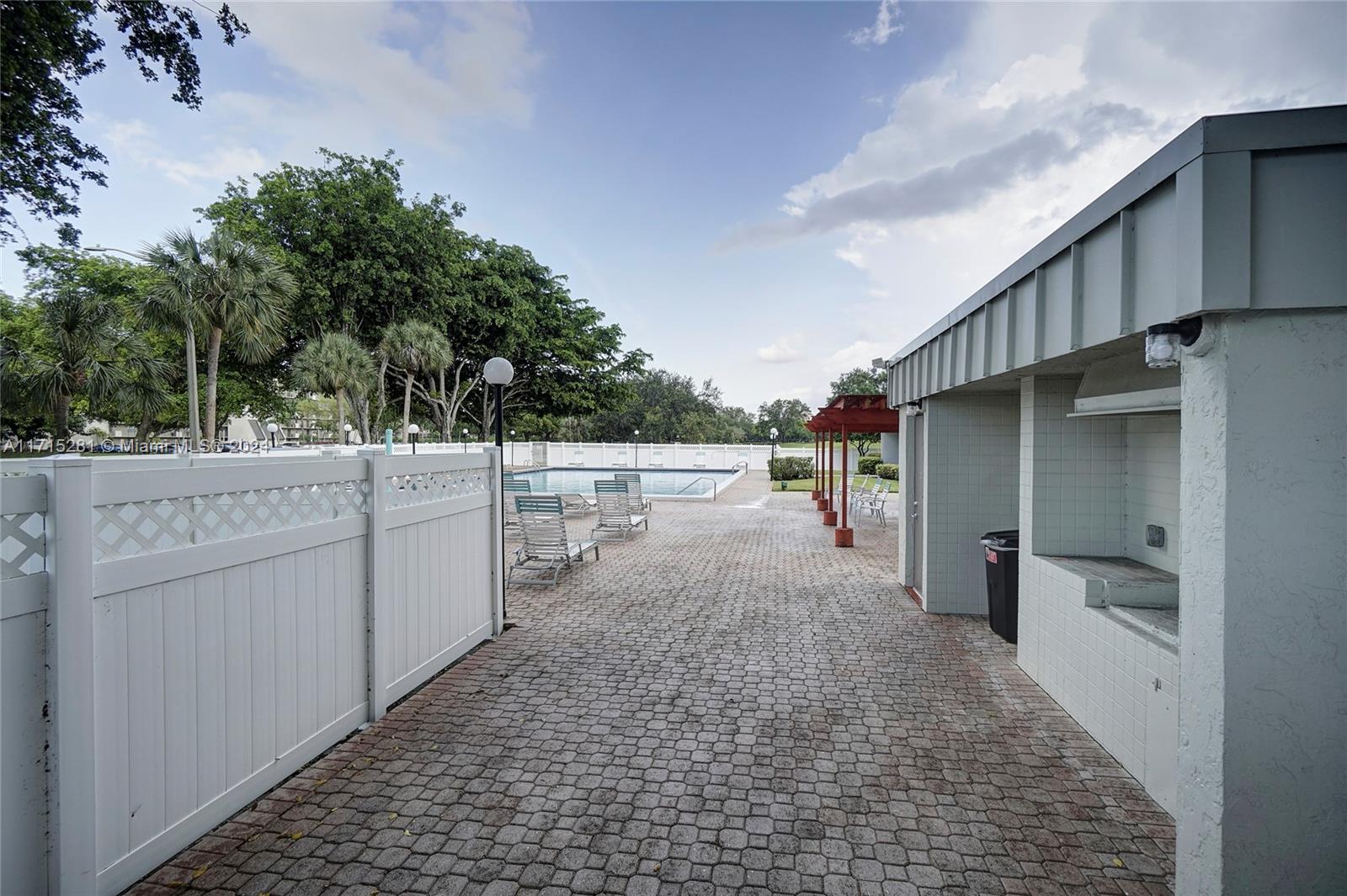 3100 W Rolling Hills Circle #403, Davie, Florida image 23