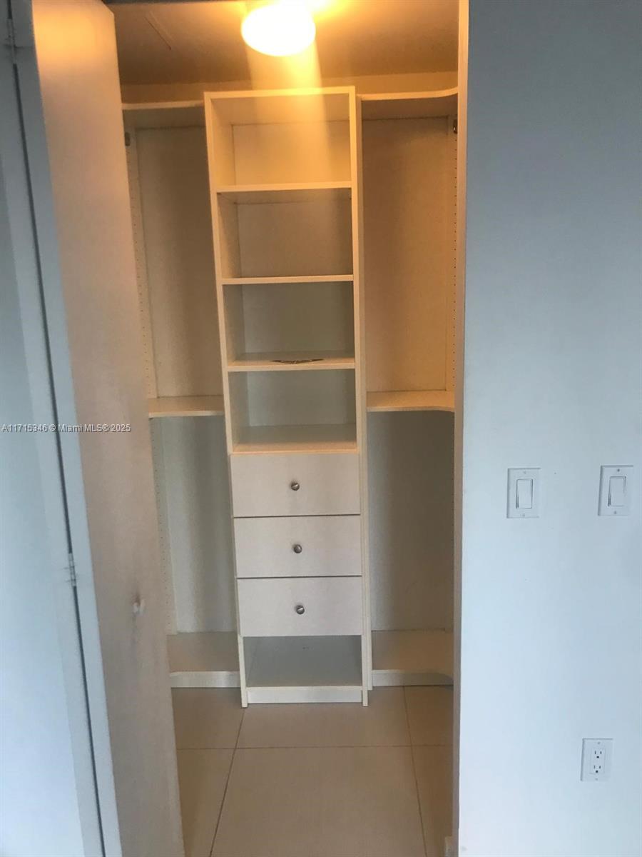 31 SE 6th St #1703, Miami, Florida image 8