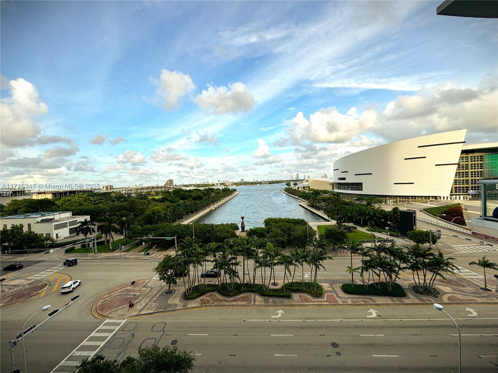 888 Biscayne Blvd #709, Miami FL 33132