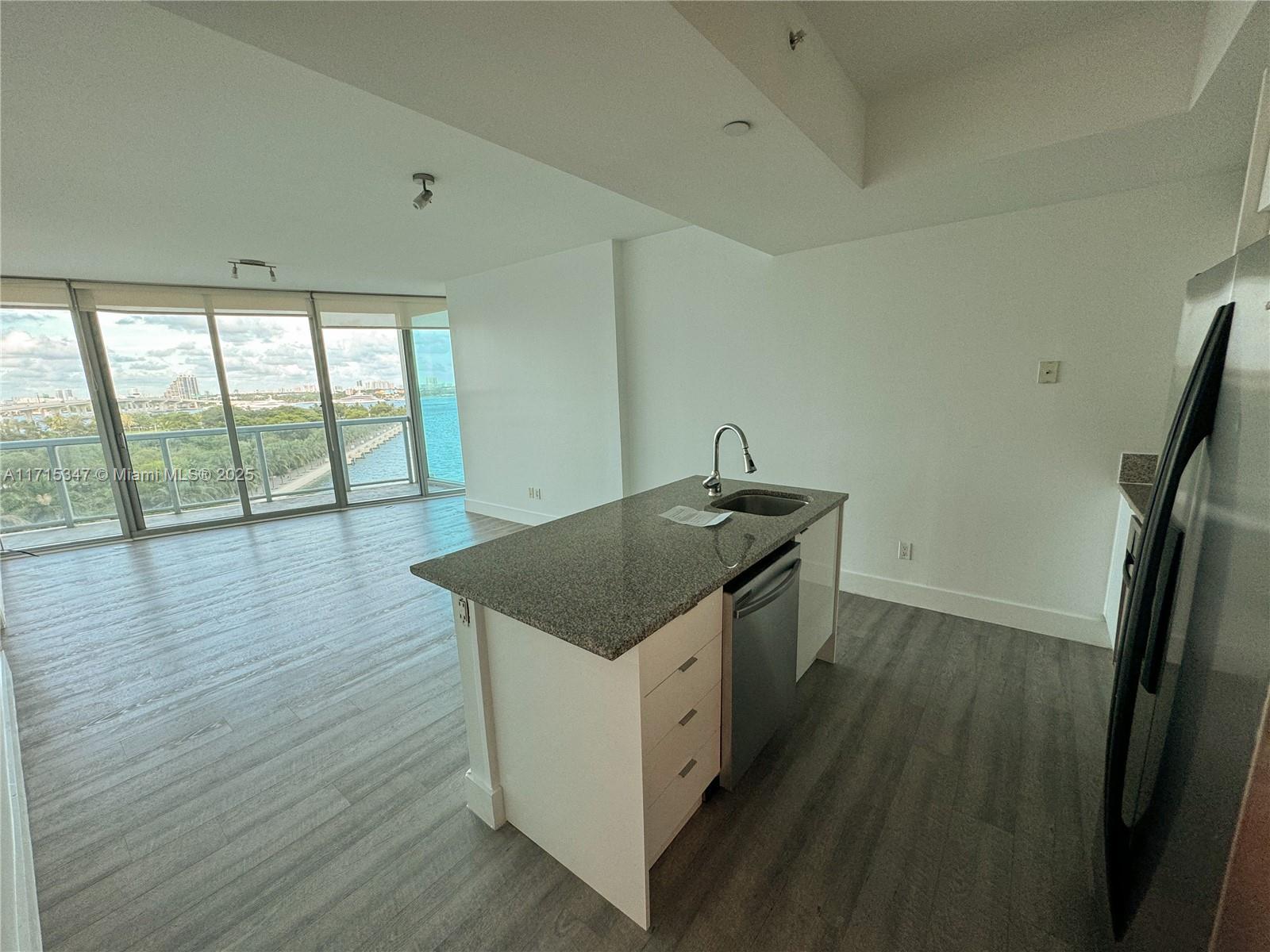 888 Biscayne Blvd #709, Miami FL 33132