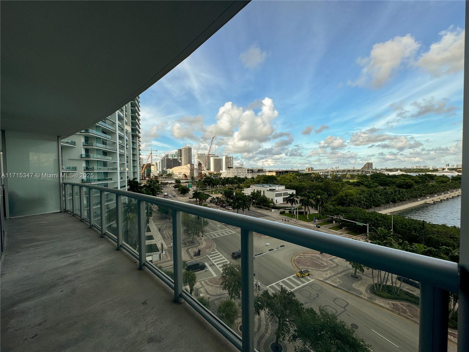 888 Biscayne Blvd #709, Miami FL 33132