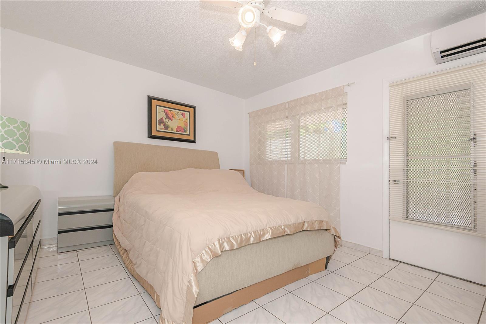 815 SW 10th Ter #18V, Hallandale Beach, Florida image 13