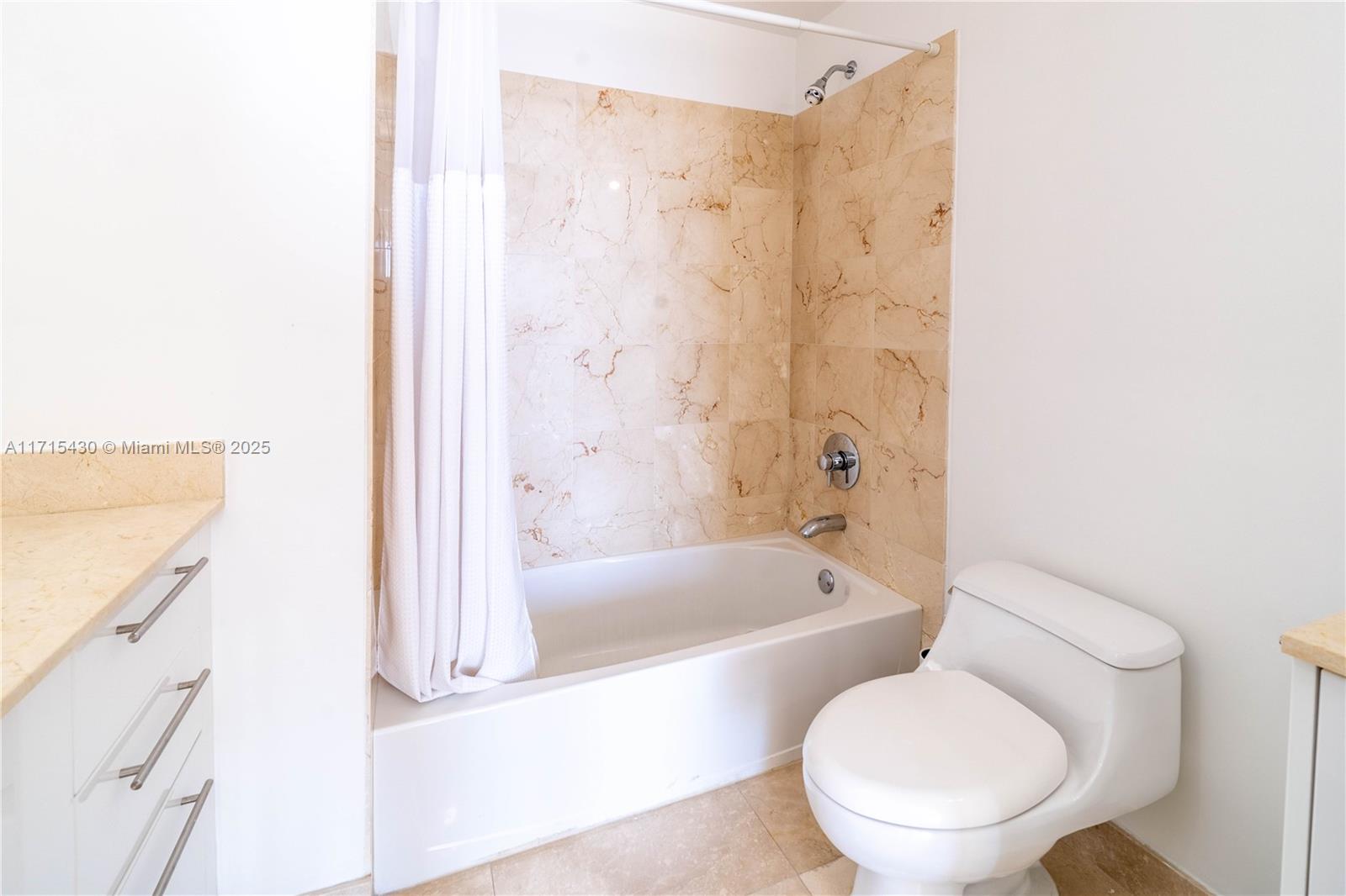 3330 NE 190th St #LPH14, Aventura, Florida image 31