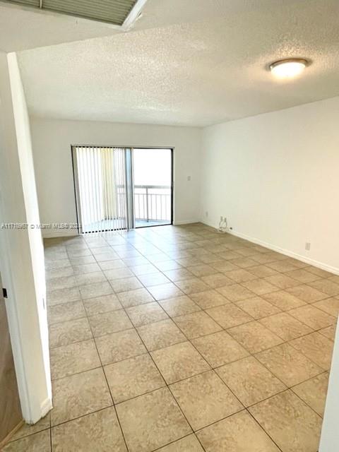 8290 Lake Dr #517, Doral, Florida image 14