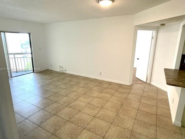 8290 Lake Dr #517, Doral, Florida image 4