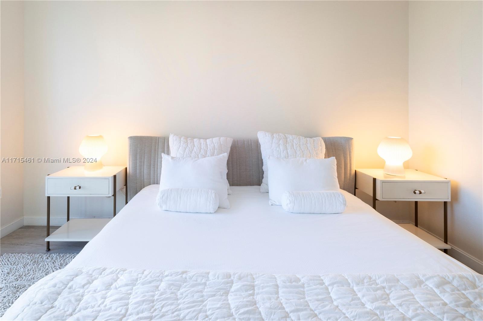 55 SW 9th St #3404, Miami FL 33130