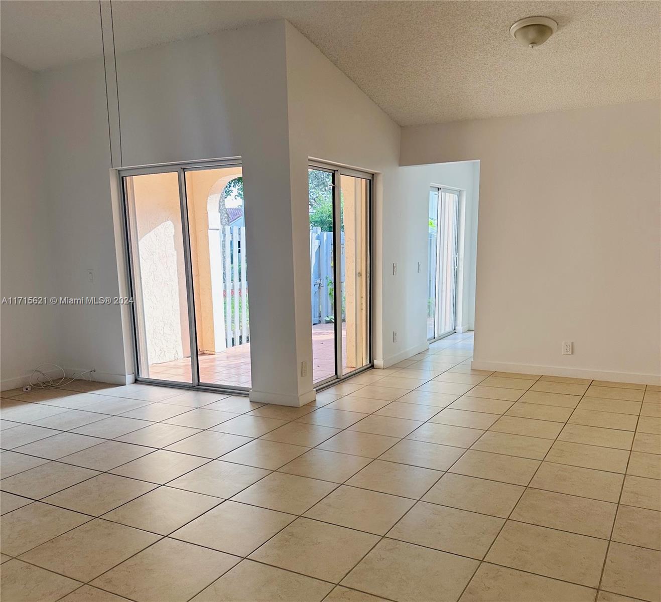 1487 Springside Dr, Weston, Florida image 3