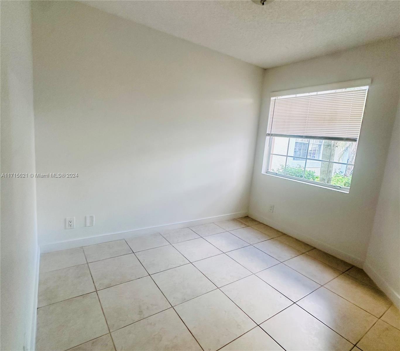 1487 Springside Dr, Weston, Florida image 9