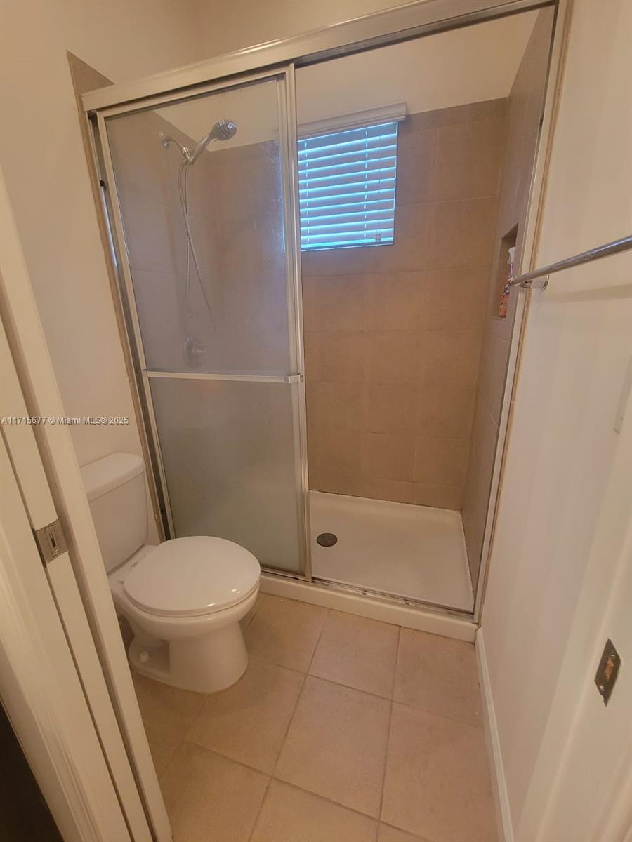 374 SE 1st Dr, Deerfield Beach, Florida image 9