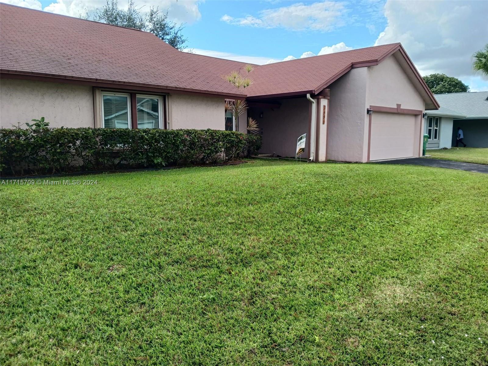 7446 NW 47th Pl, Lauderhill, Florida image 2