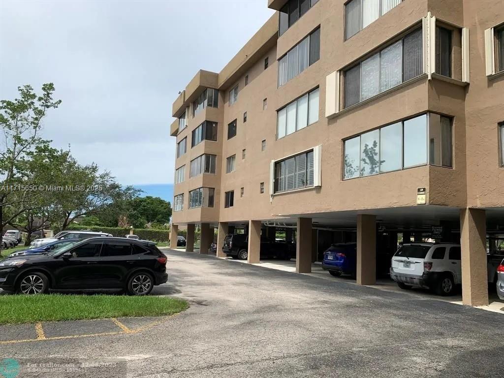 8020 Hampton Blvd #309, North Lauderdale, Florida image 2