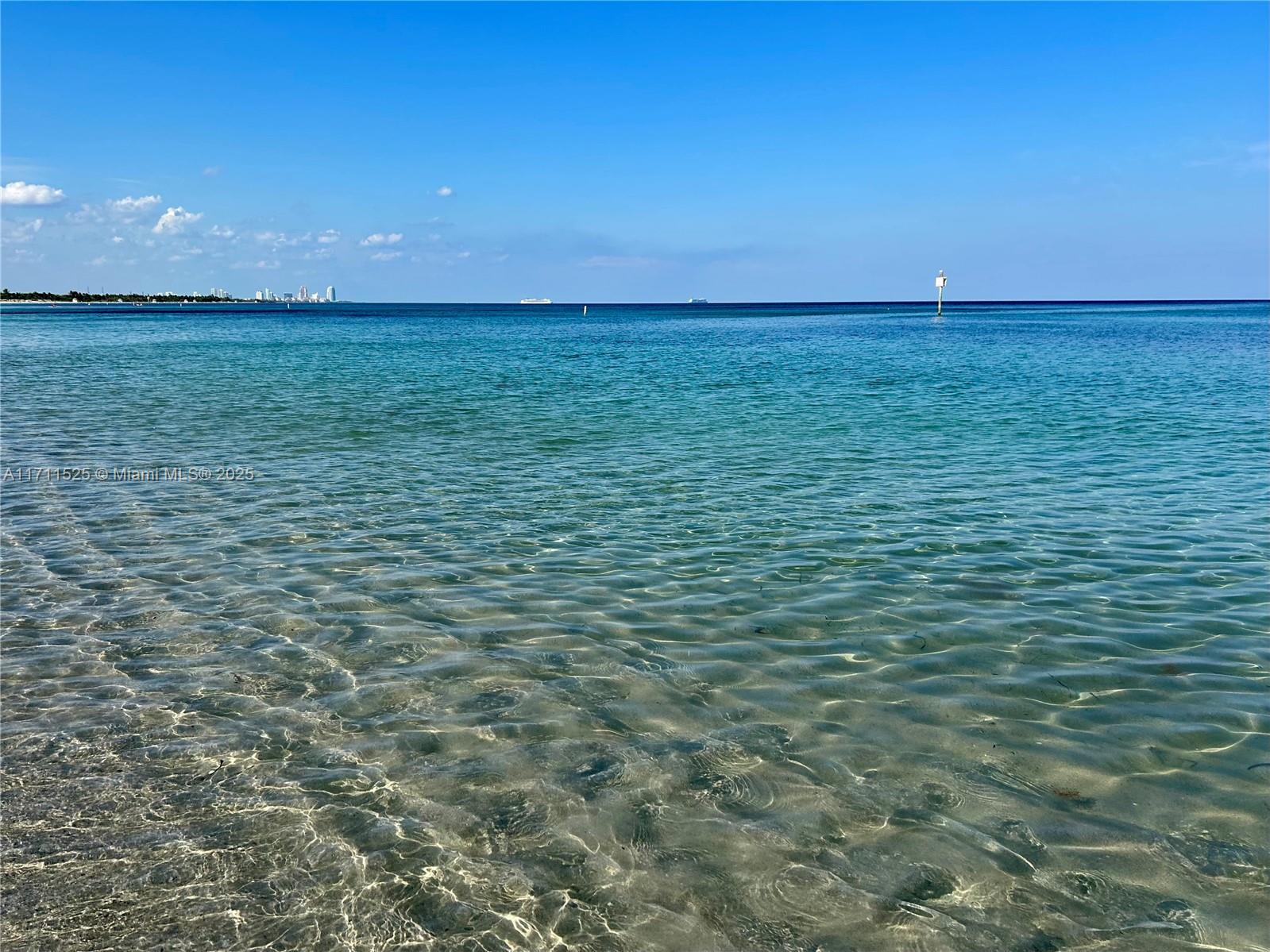 881 Ocean Dr #L5, Key Biscayne FL 33149