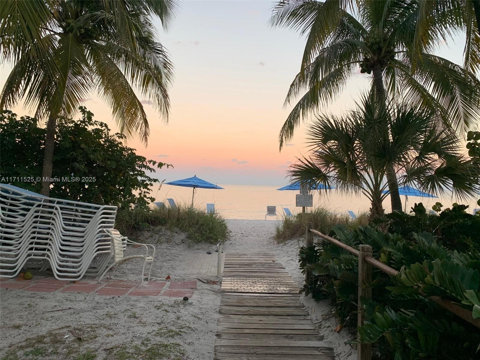 881 Ocean Dr #L5, Key Biscayne FL 33149
