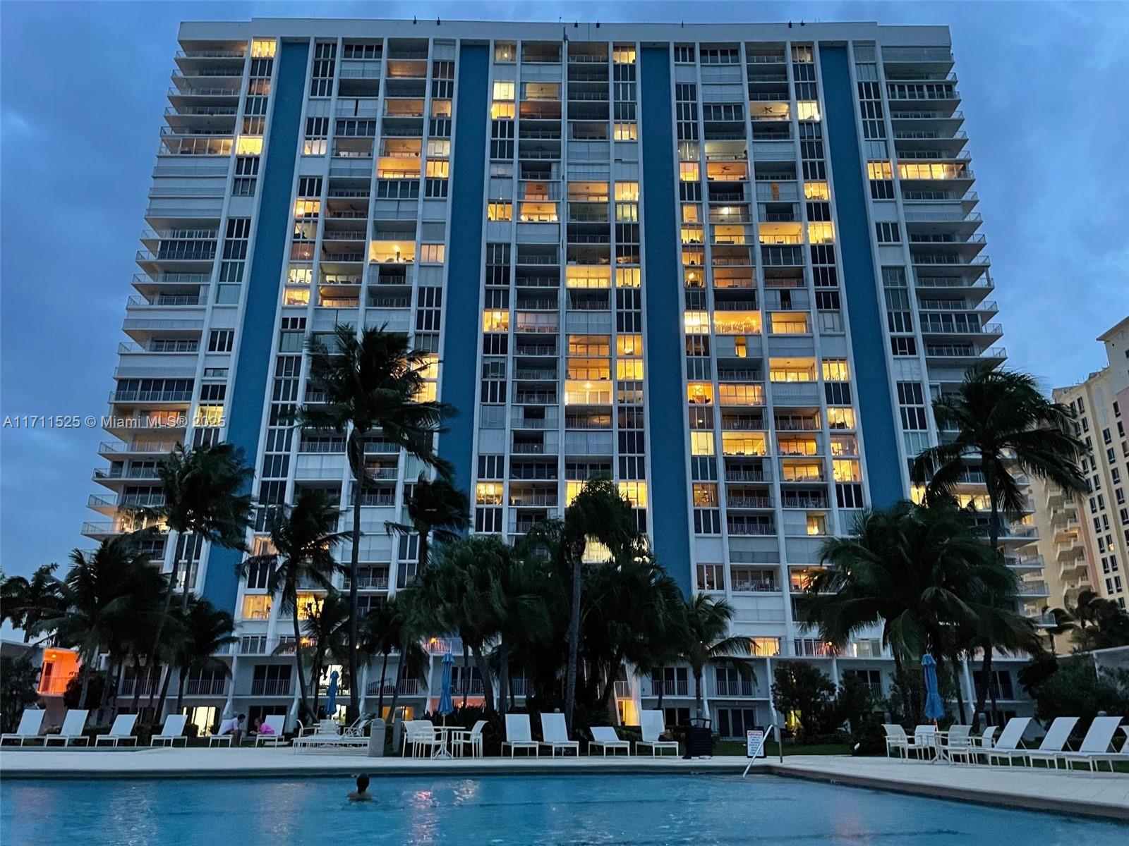 881 Ocean Dr #L5, Key Biscayne FL 33149