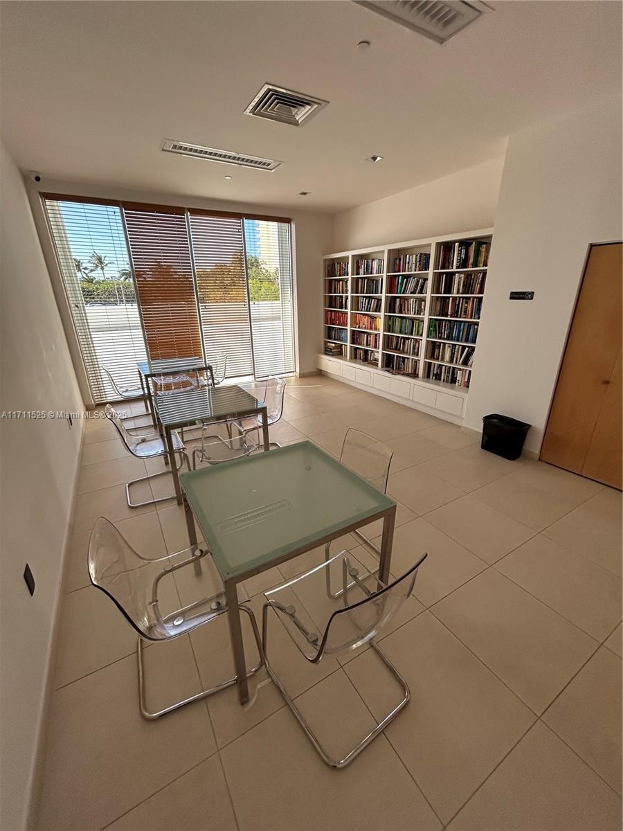 881 Ocean Dr #L5, Key Biscayne FL 33149