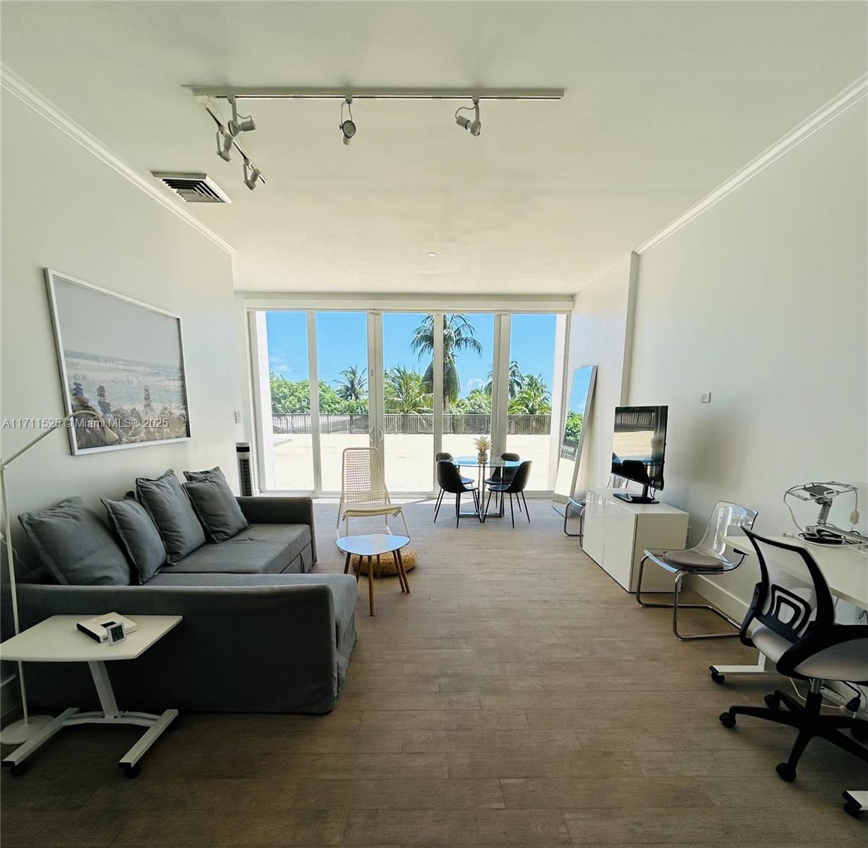 881 Ocean Dr #L5, Key Biscayne FL 33149