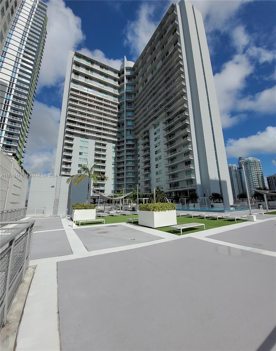 690 SW 1st Ct #1915, Miami FL 33130