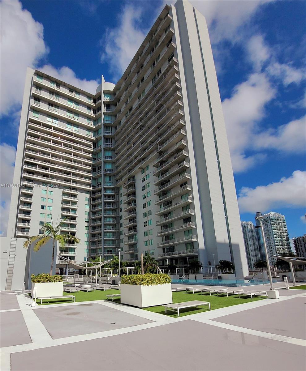 690 SW 1st Ct #1915, Miami FL 33130