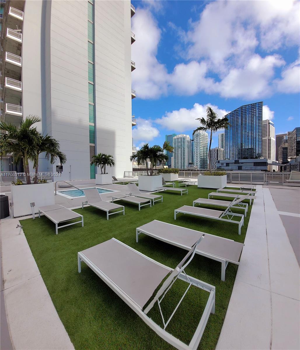 690 SW 1st Ct #1915, Miami FL 33130
