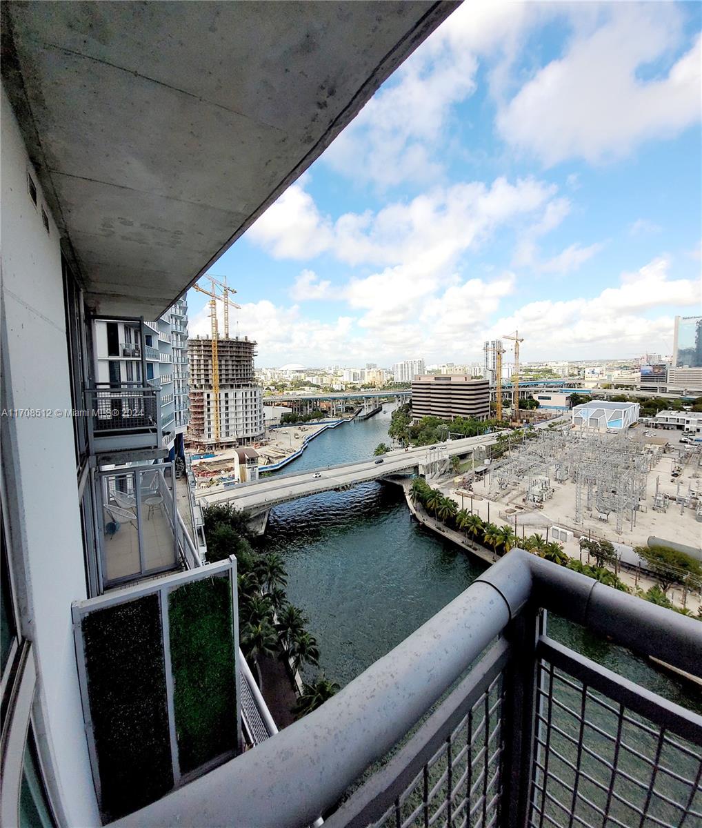 690 SW 1st Ct #1915, Miami FL 33130