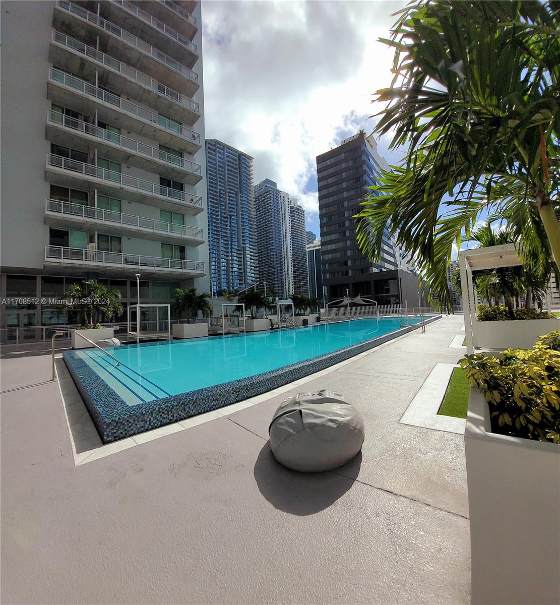 690 SW 1st Ct #1915, Miami FL 33130