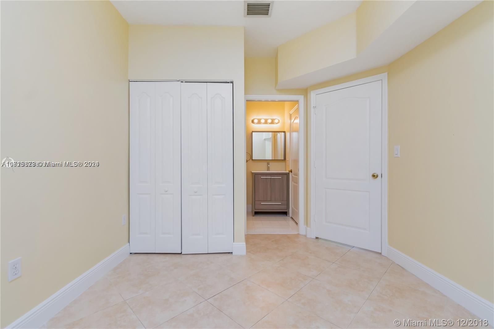 240 Riverwalk Cir, Sunrise, Florida image 13